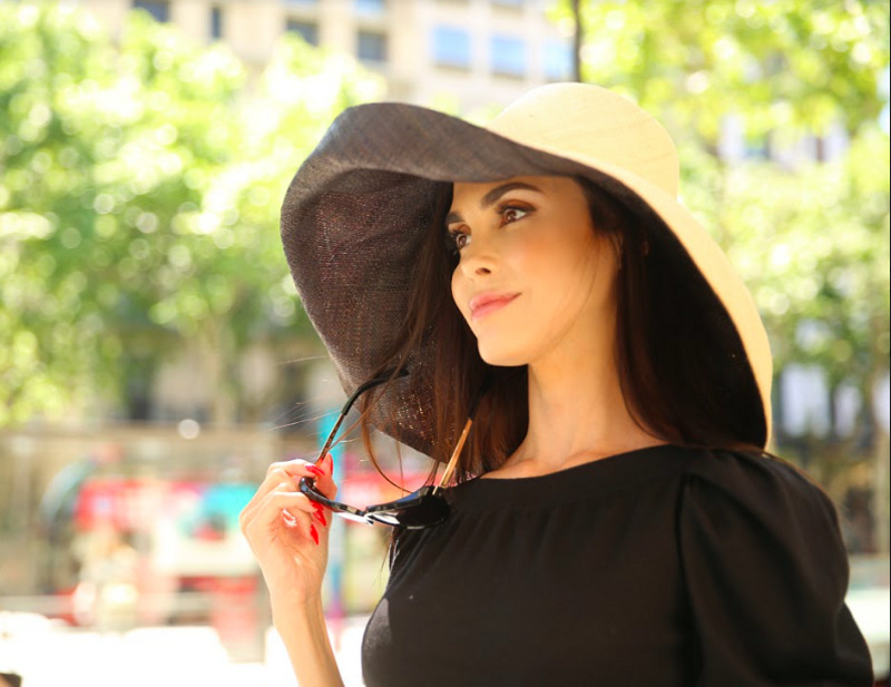 Шляпа - отличная защита и на пляже, и в условиях города