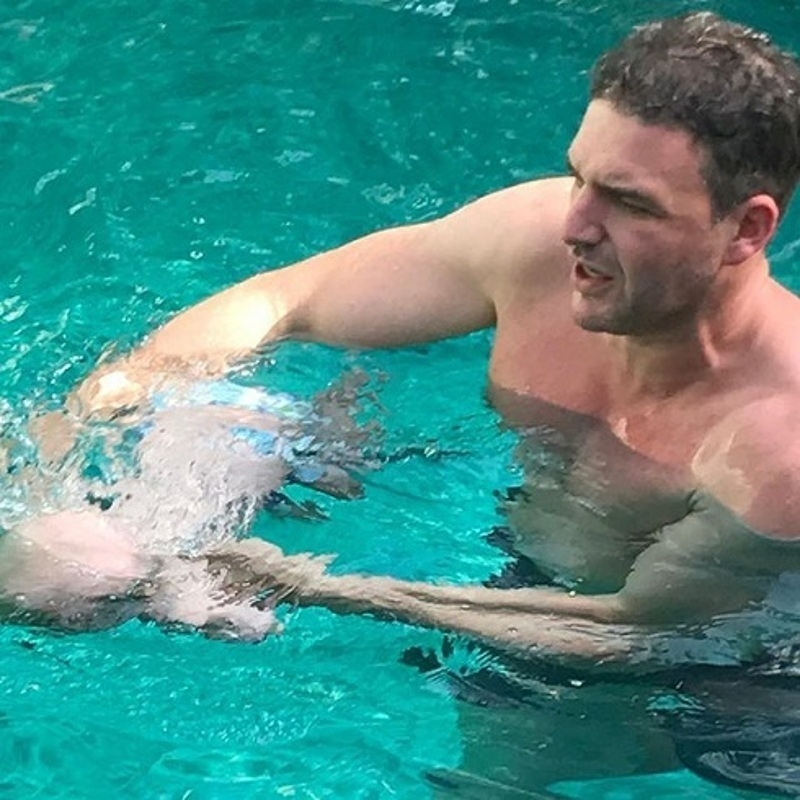 Максим Виторган учит плавать Платона