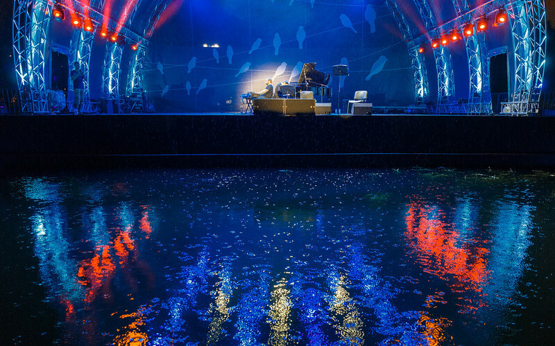 Сцена на воде