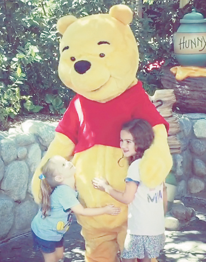 Младшие дочери Уиллиса — пятилетняя Мэйбел Рэй и трехлетняя Эвелин Пенн