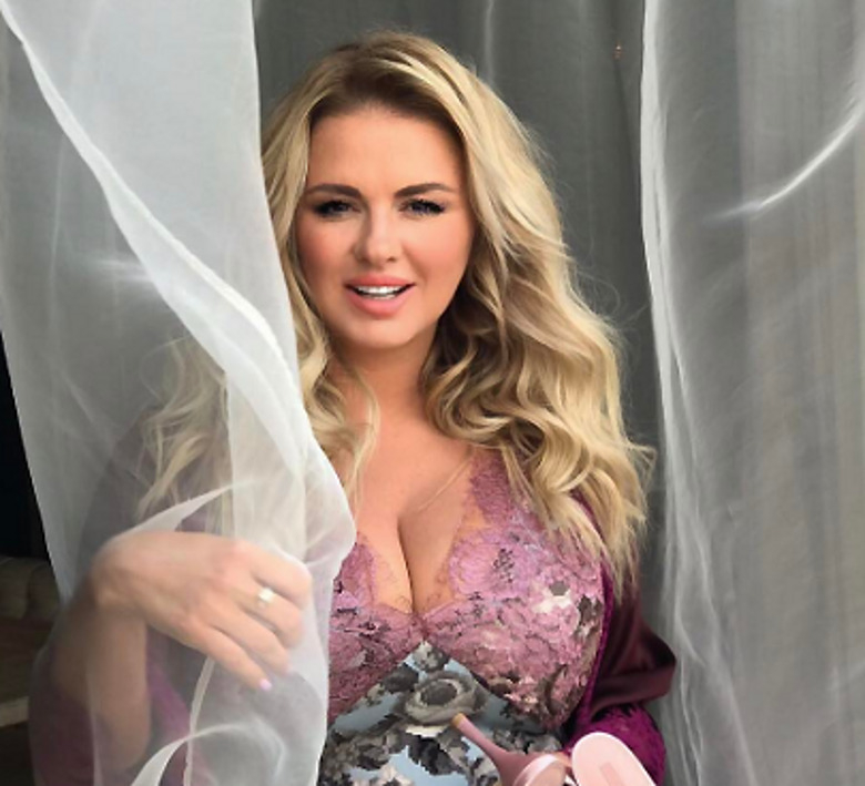 Анна Семенович