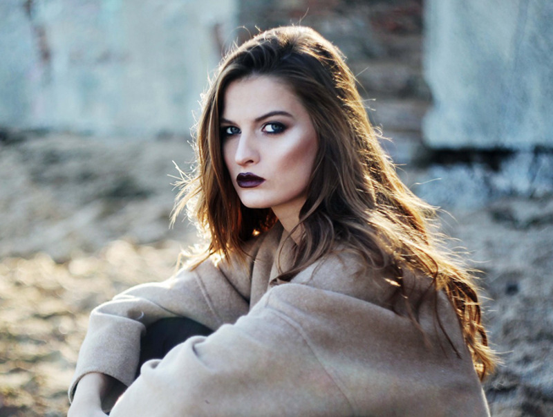 Слишком яркий макияж вряд ли понравится начальству