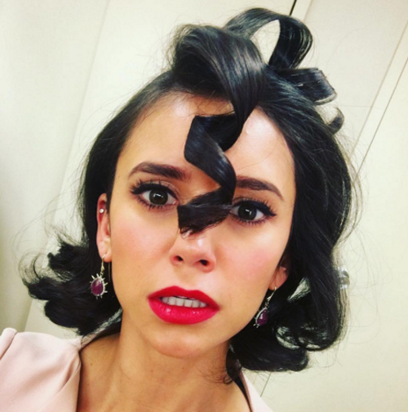 Нина Добрев