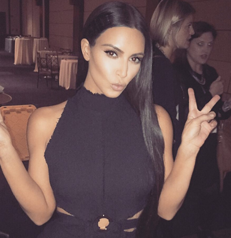 Ким Кардашьян пора отказываться от контуринга