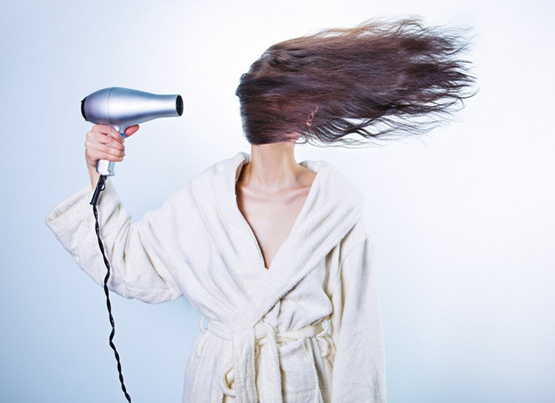 На что обратить внимание, выбирая фен?