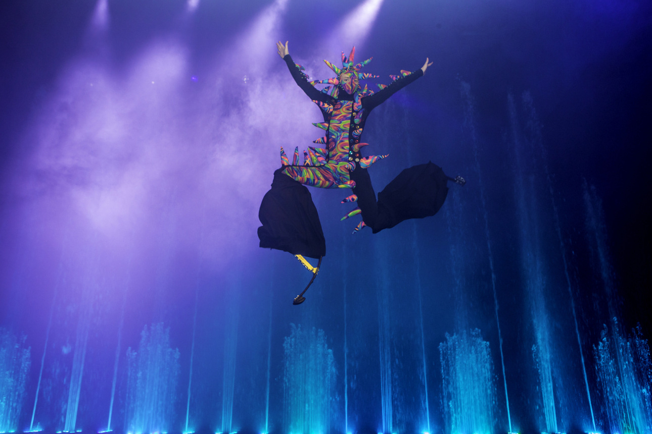 Шоу пройдет на фоне фантастического водного фейерверка из миллиона разноцветных брызг