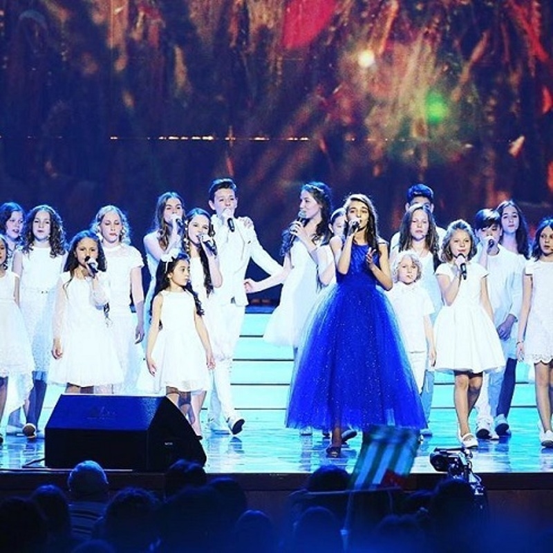 Валерия Адлейба и детский хор Игоря Крутого