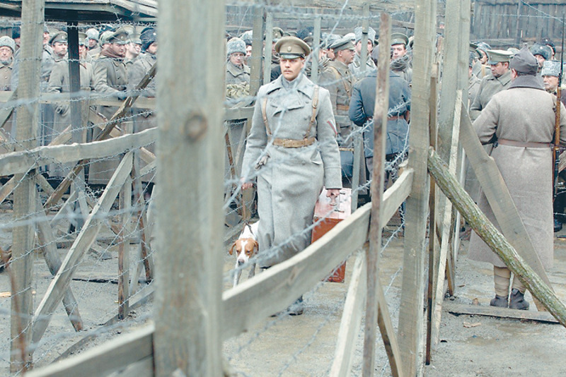 В драме Никиты Михалкова «Солнечный удар» Милош сыграл офицера Белой армии. Актер признается, что хотел бы еще раз примерить военную форму