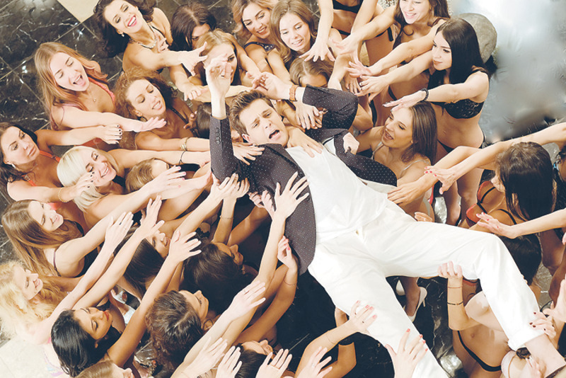 «Отель «Элеон» стал первым комедийным опытом Милоша Биковича. И ради этого актер отказался от проекта в Сербии