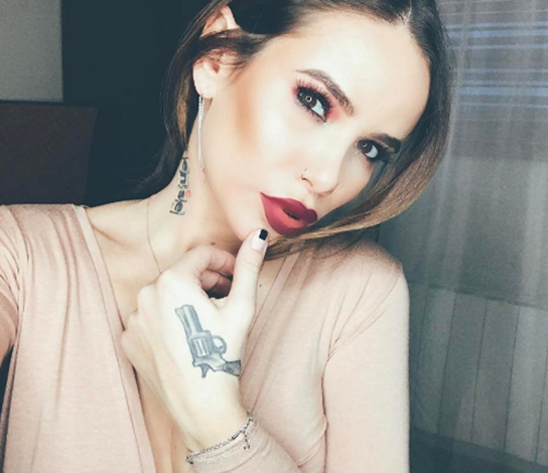 Айза Анохина