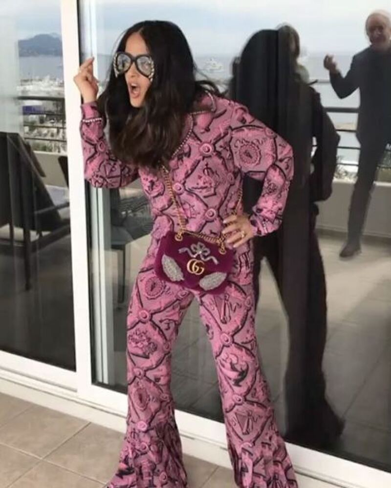 Сальма Хайек призналась, что обожает пижамный стиль в одежде