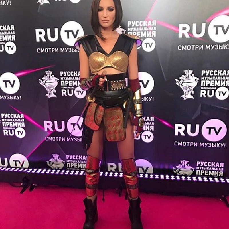 Наряд не принес победы начинающей певице