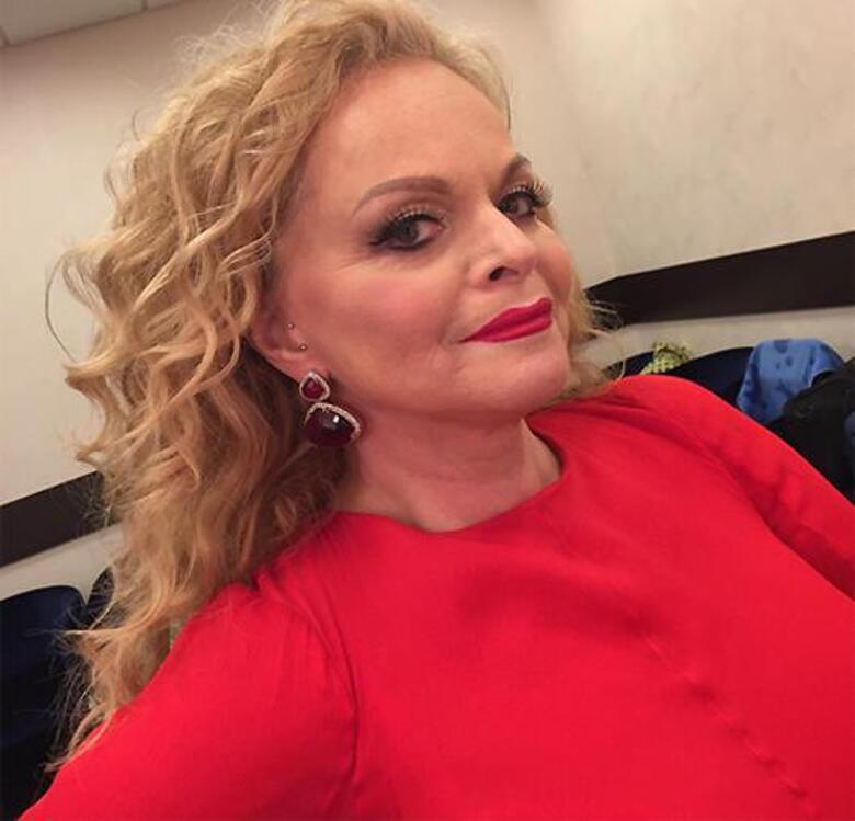 ЛАРИСА ДОЛИНА