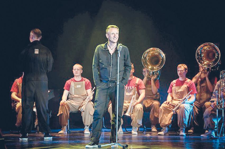 Олег Меньшиков в спектакле «Оркестр мечты. Медь»