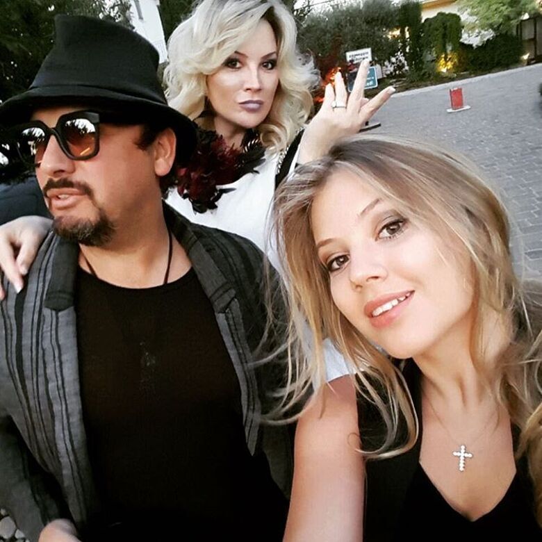 Стас Михайлов с семьей