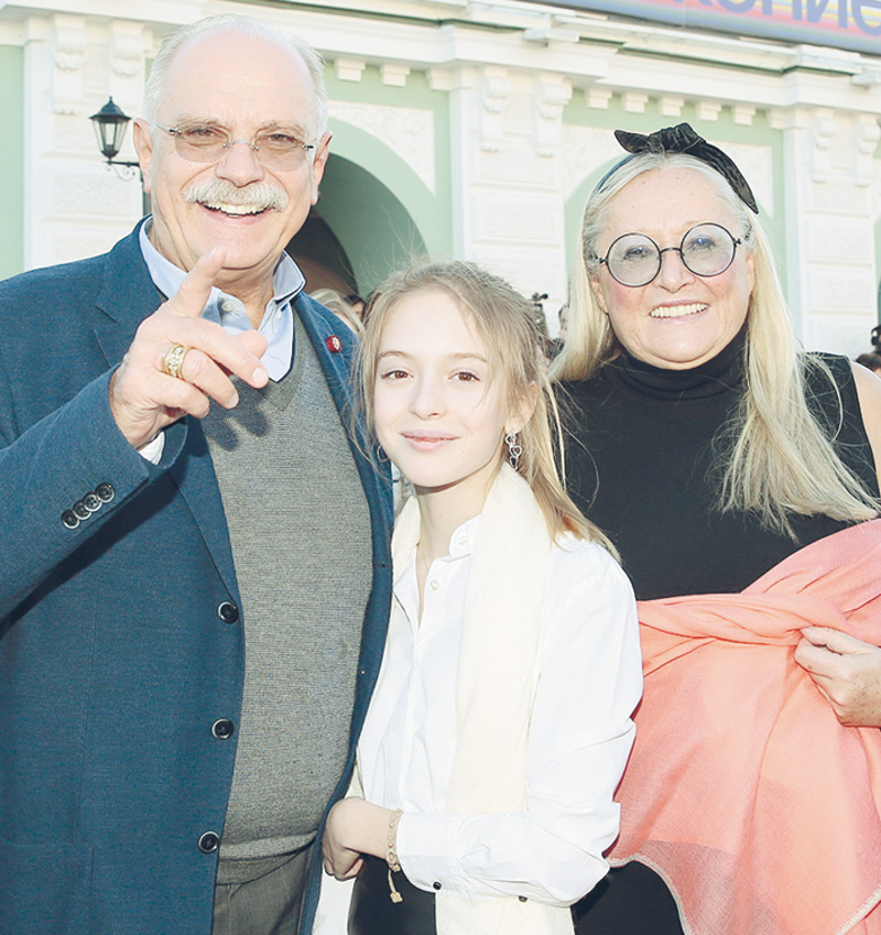 Никита Михалков с семьей