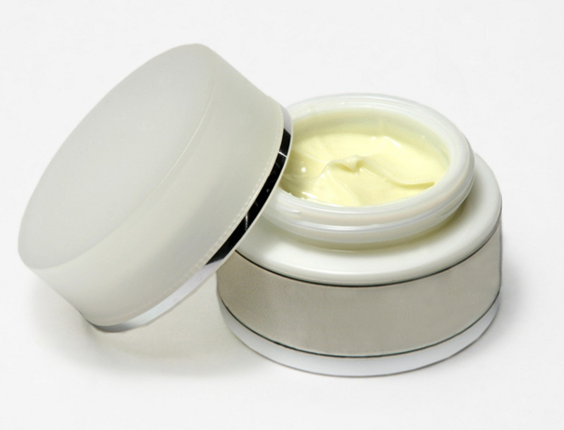 То, что кожа привыкает к крему, пока никем не доказано