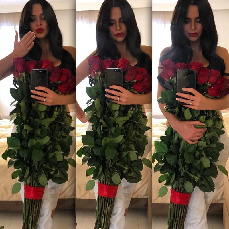 ВИКТОРИЯ РОМАНЕЦ не прячет кольца на пальце