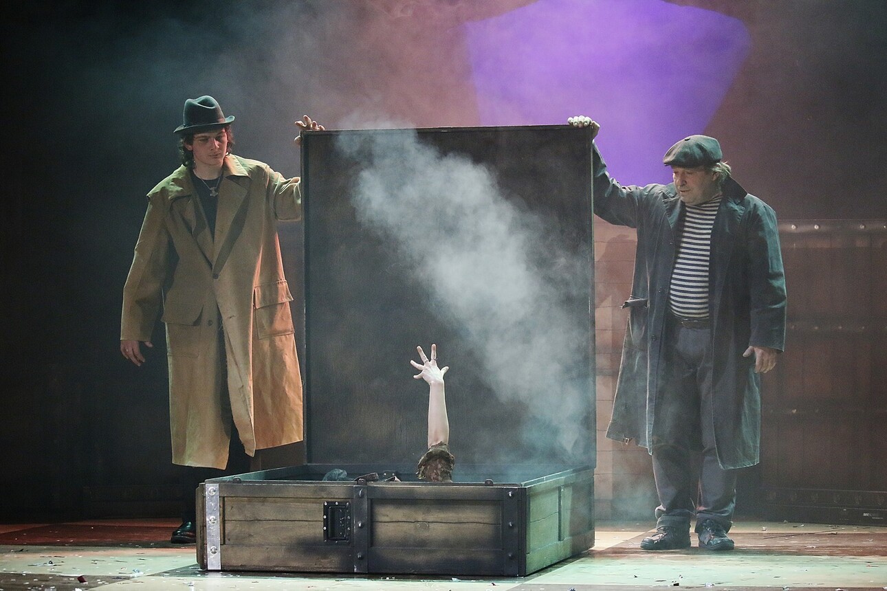 Шоу иллюзий - это яркая и зрелищная программа