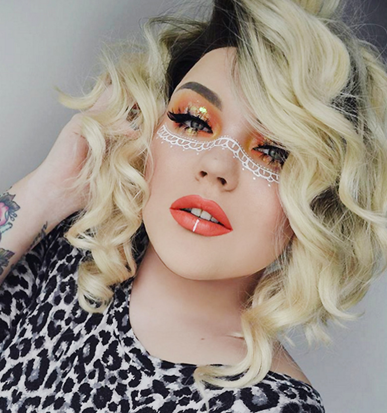 В моде макияж губ с эффектом пирсинга