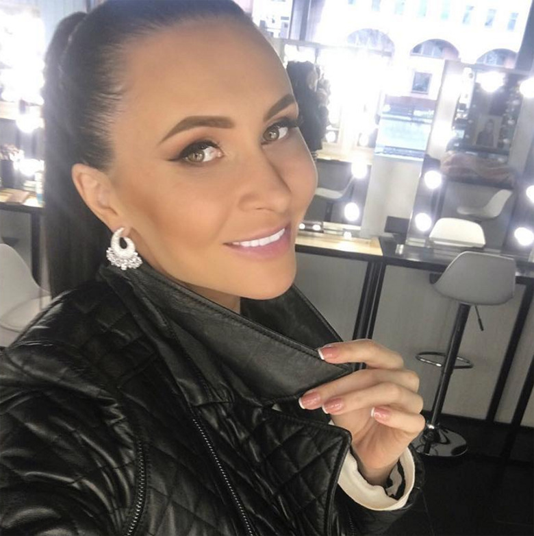 Элина Камирен