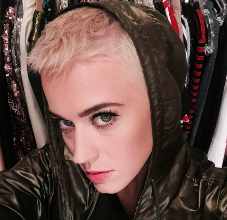 Кэти Перри сделала экстремально короткую стрижку