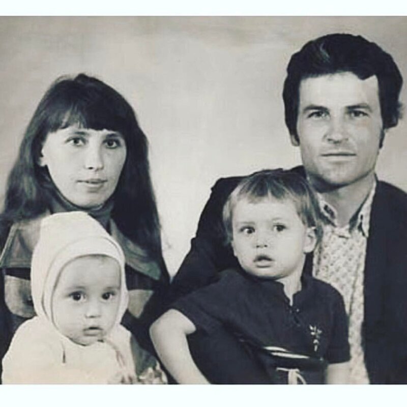 Билан показал подписчикам фото из семейного архива