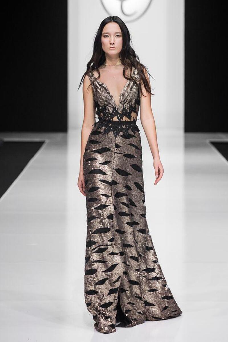 Отлично подойдет бронзовый оттенок