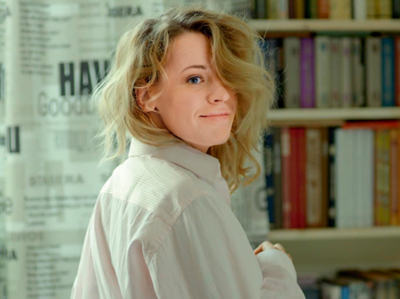 В сериале «Кризис нежного возраста» актриса сыграла роль мамы трудного подростка