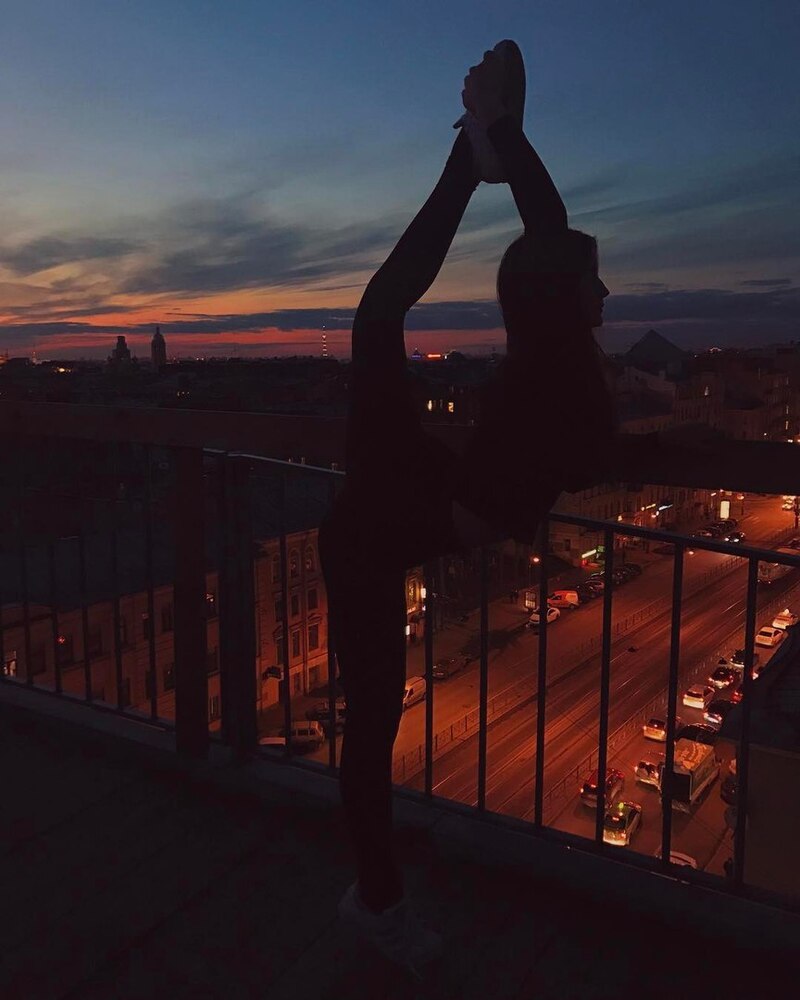 Растяжка Александры Стриженовой