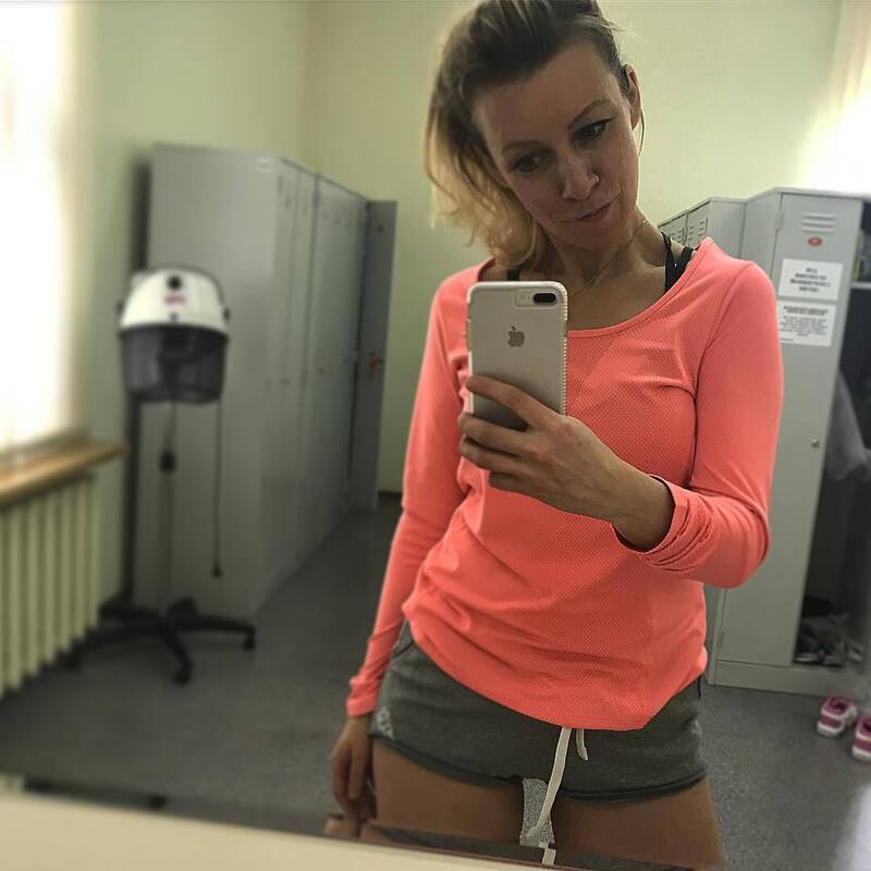 Захарова в спортзале