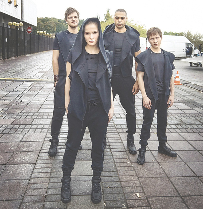  По словам Лукерьи, перед съемками в фильме «Танцы насмерть» ей пришлось много заниматься. Девушке, закончившей балетную школу, современная хореография давалась с трудом