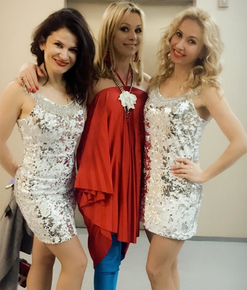 Салтыкова и ее танцевальный коллектив