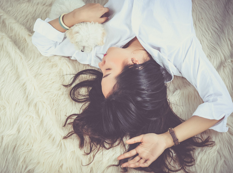 Кому рекомендовано омоложение волос?