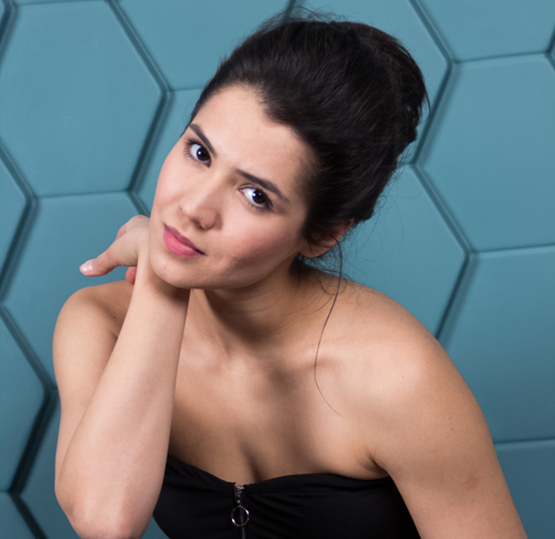 Актриса Аделина Голубенко