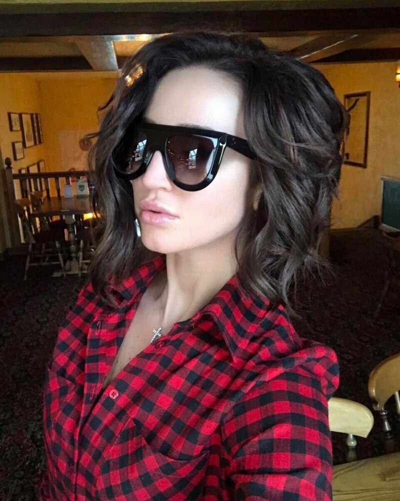 Бузова рекламировала очки в день трагедии