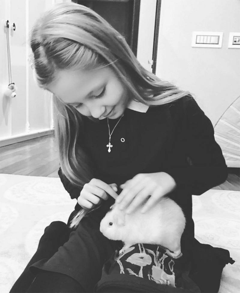 Дочь Глюк’oZы с домашним питомцем