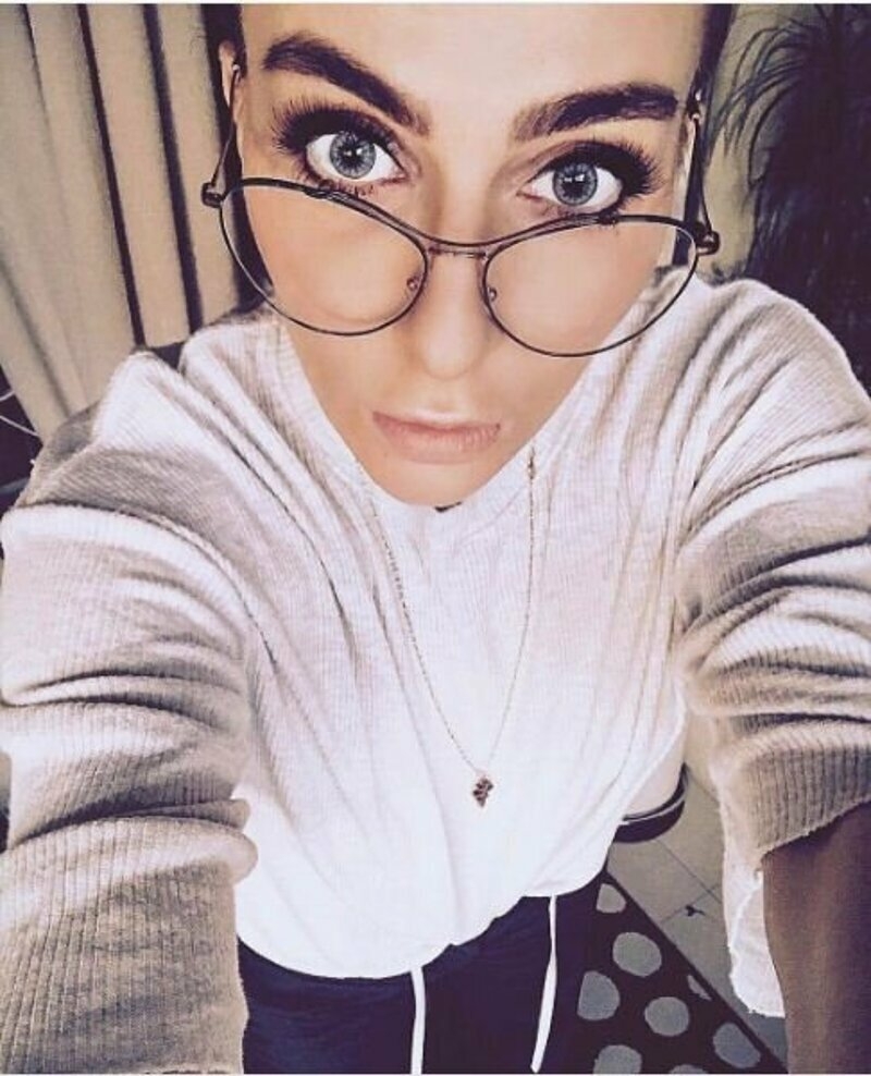 Катя объявила мобилизацию под лозунгом "БровиВарнавы"