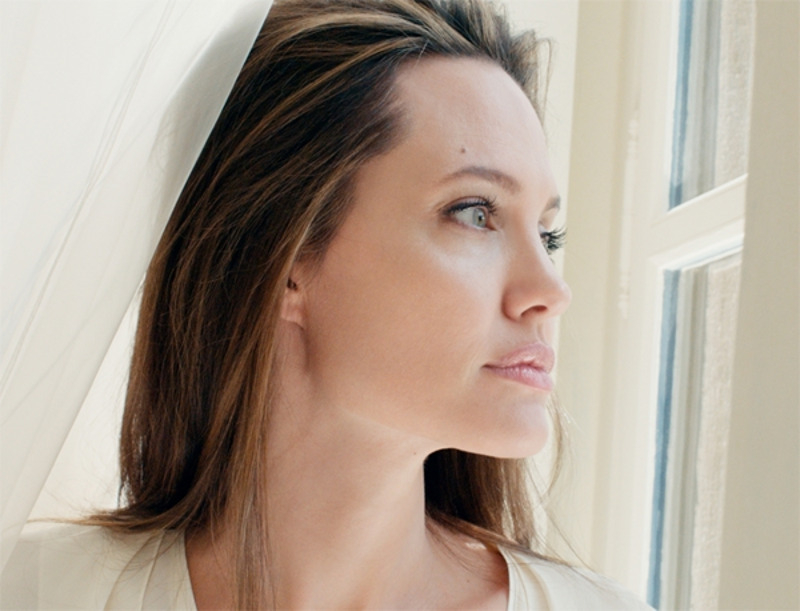 Анджелина Джоли стала лицом Guerlain