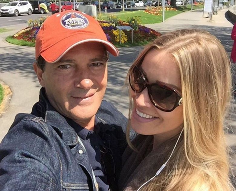 АНТОНИО БАНДЕРАС С ВОЗЛЮБЛЕННОЙ НИКОЛЬ КЕМПЕЛ