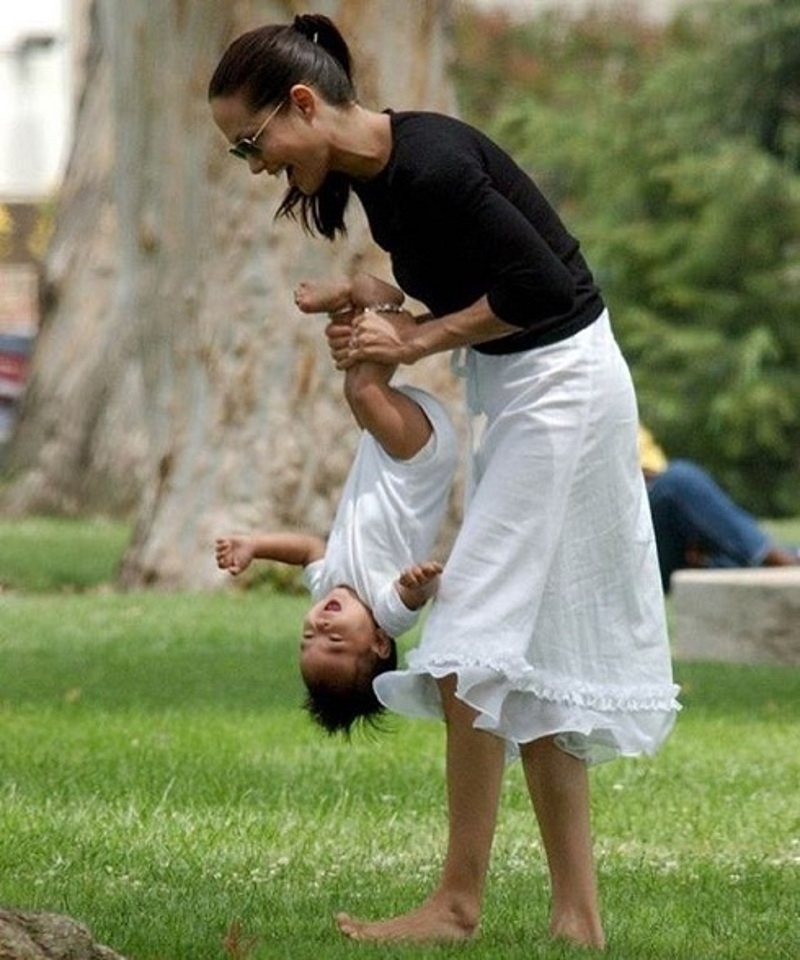 Анджелина с Мэддоксом 2002 год