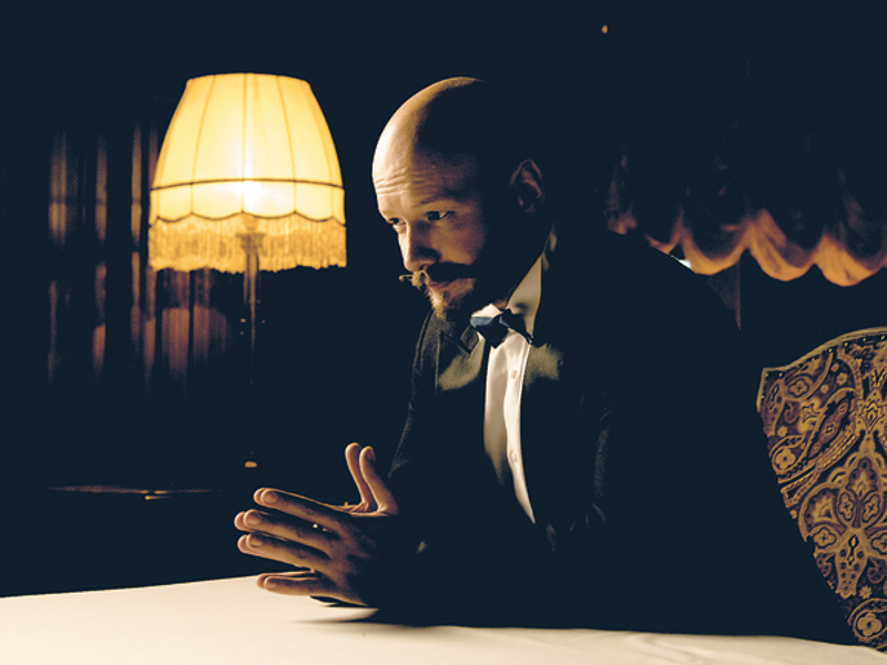 В новом сериале актер сыграл столичного адвоката и примерил костюмы XIX века