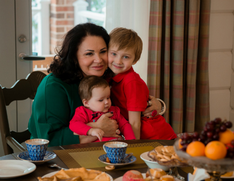 Надежда Бабкина с внуками