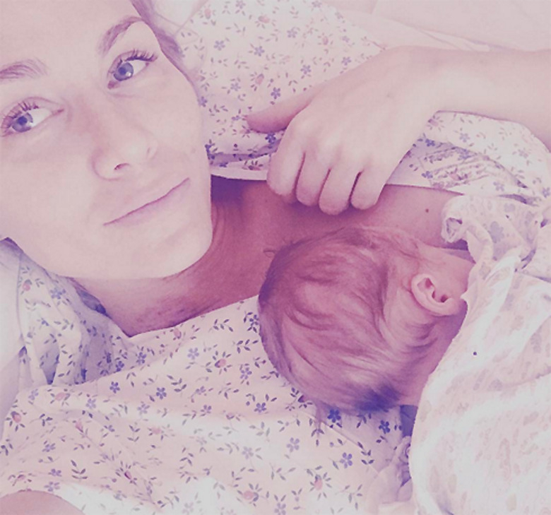 Катя Гордон с новорожденным сыном