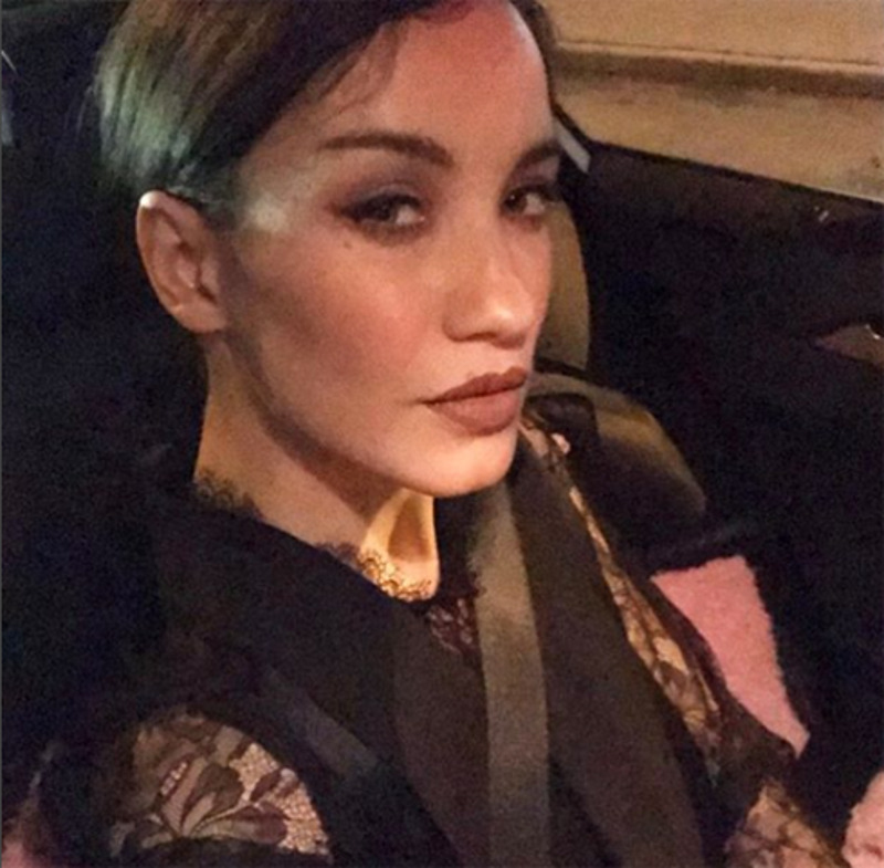 Поклонники считают, что певица стала похожа на Дженнифер Лопес