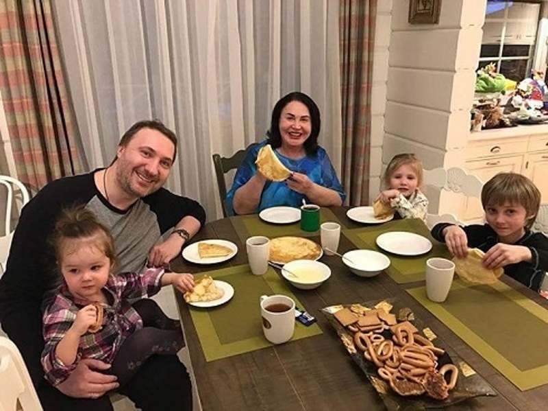 Семейное чаепитие Надежды Бабкиной