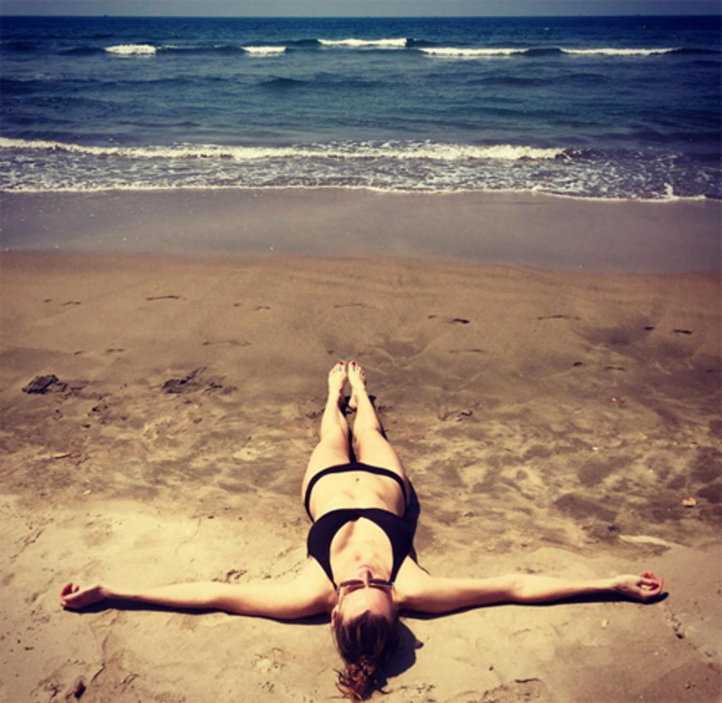 "Первый день новой весны", - подписала этот кадр Толкалина