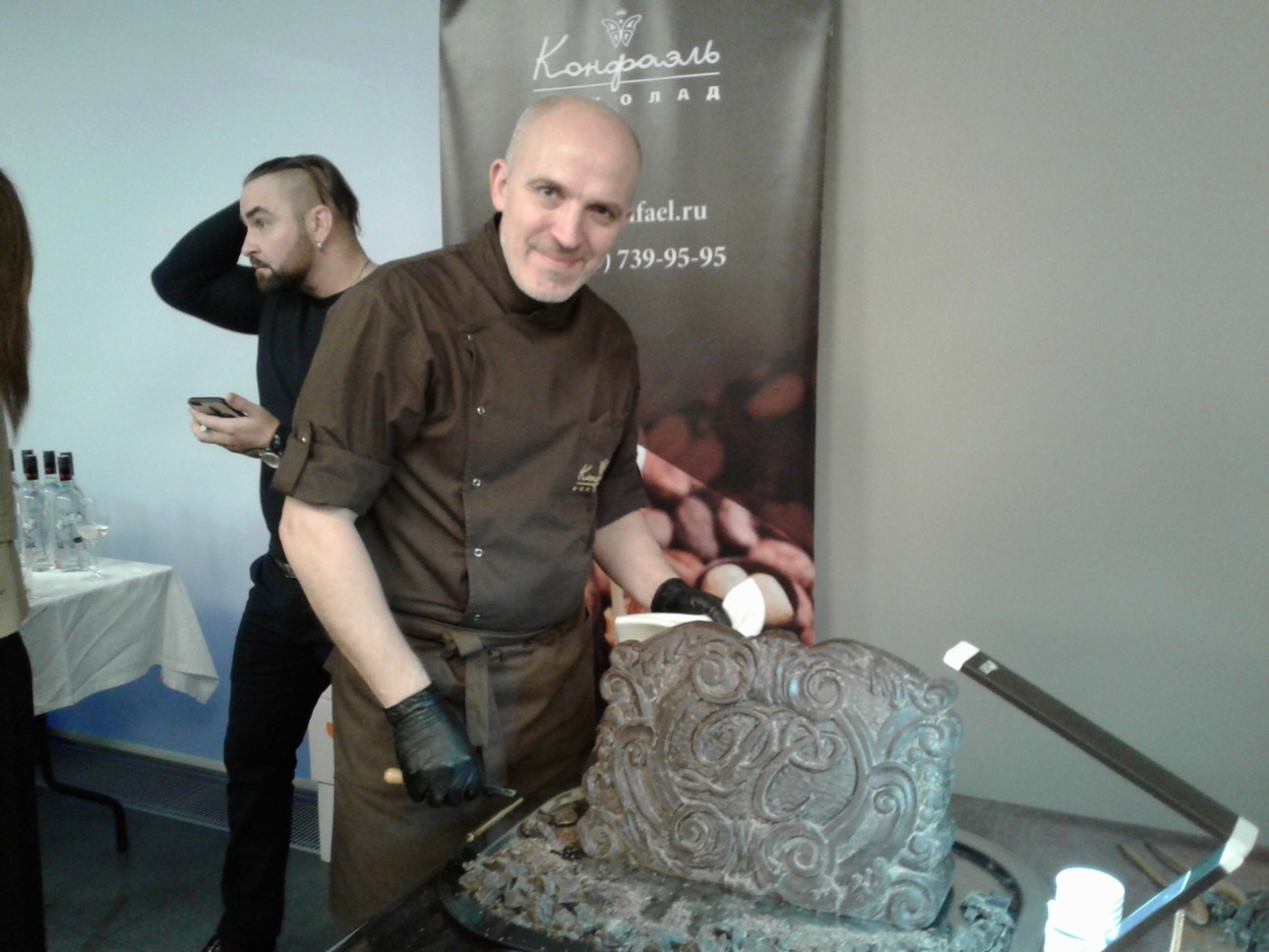 Барельеф из шоколада для именинницы