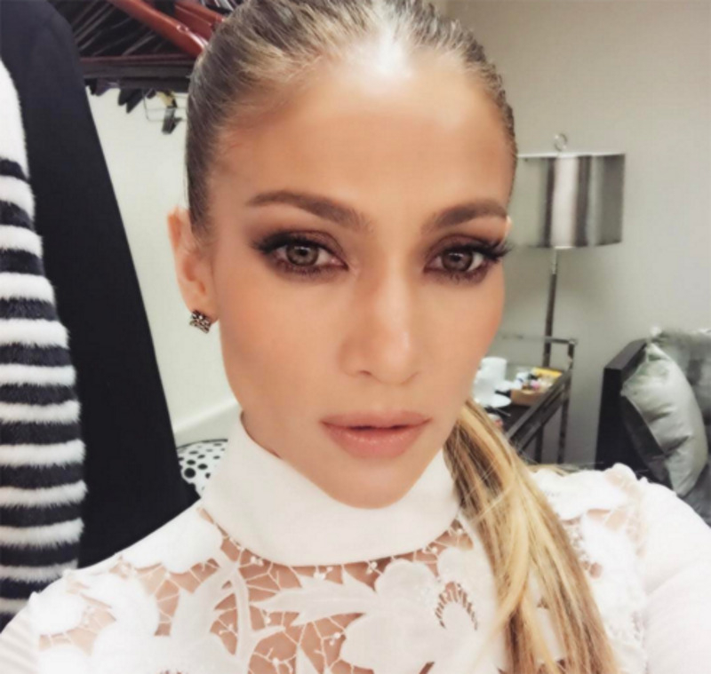 У Дженнифер Лопес совсем не видно седых волос