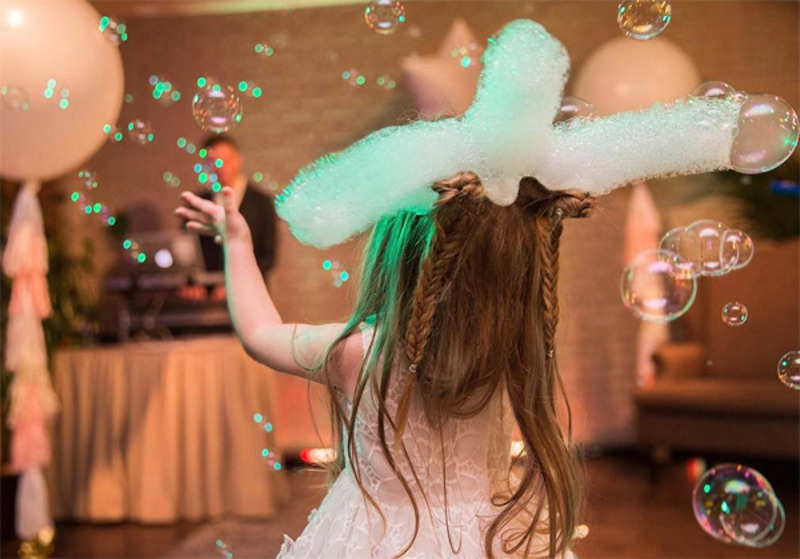 Харламов и Асмус прячут дочку от камер